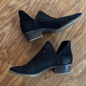 Lucky Brand Black Textured Ankle Booties